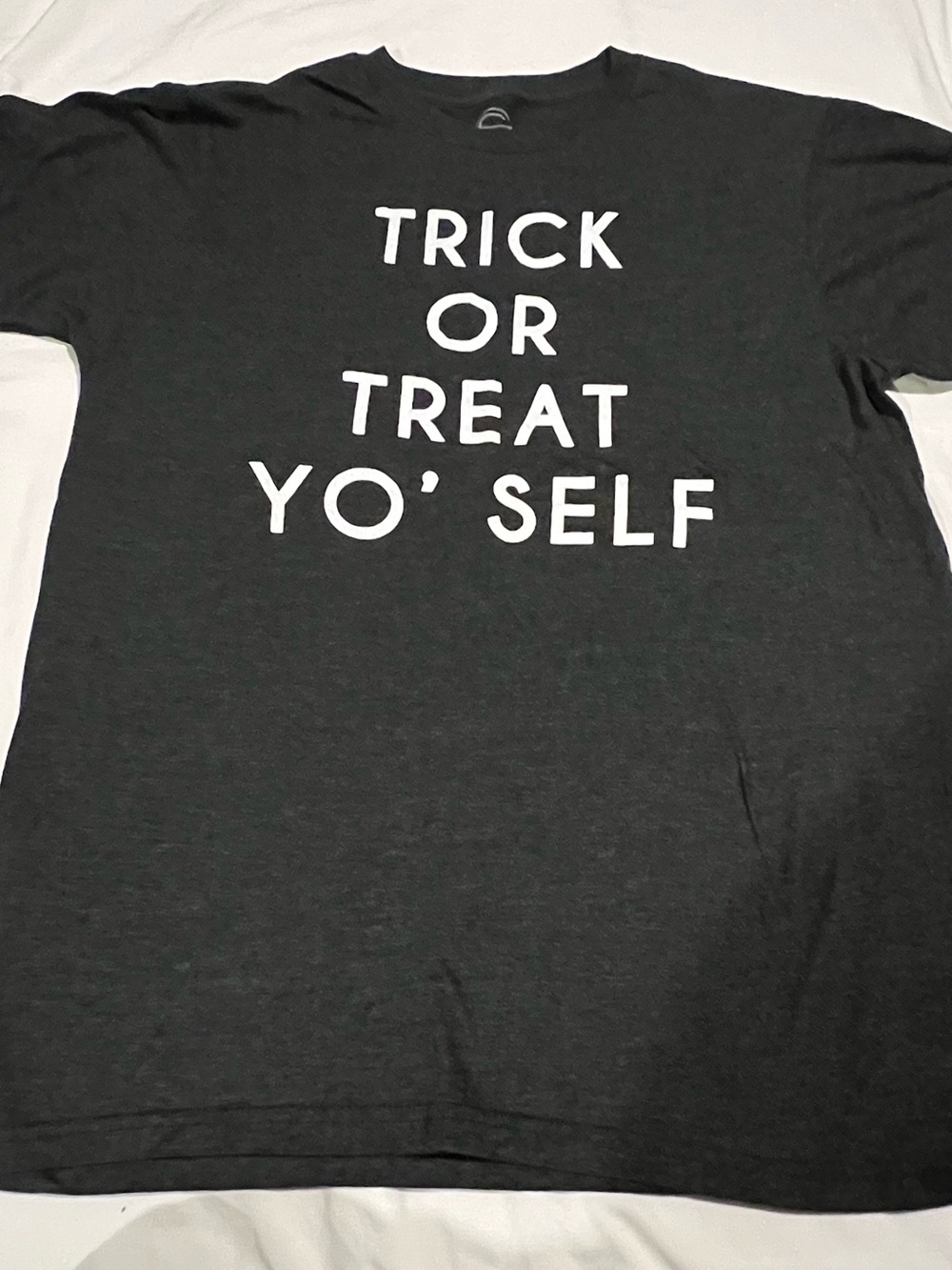 Social Culture Halloween “Trick Or Treat Yo' Self” Mens Sz: MEDIUM T-Shirt